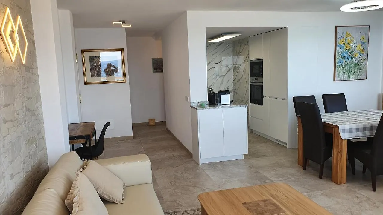 Apartamento Torre Bona - Seafront, 10 Meters From The Beach! Son Servera