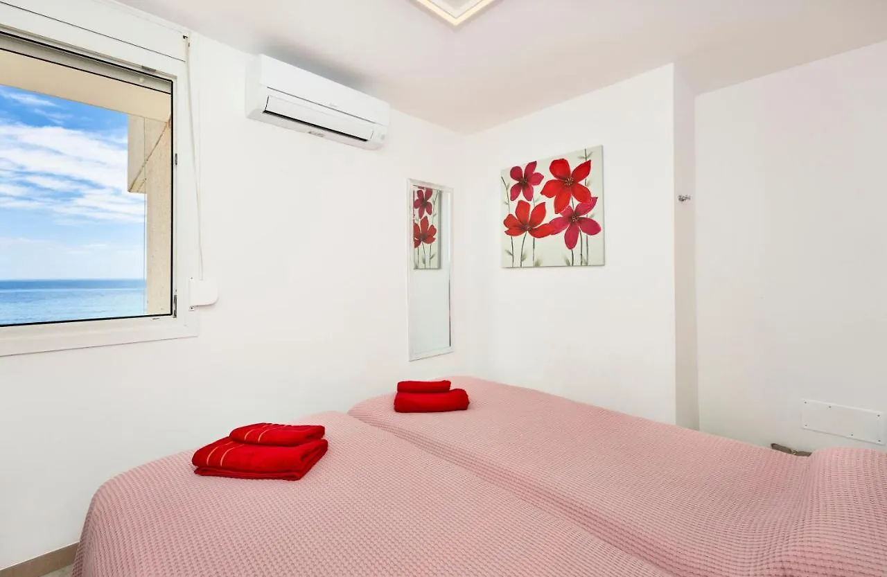 Apartamento Torre Bona - Seafront, 10 Meters From The Beach! Son Servera  España