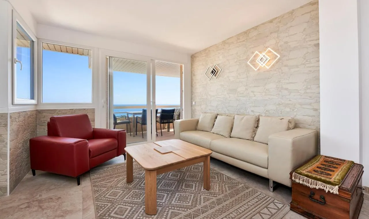 Apartamento Torre Bona - Seafront, 10 Meters From The Beach! Son Servera