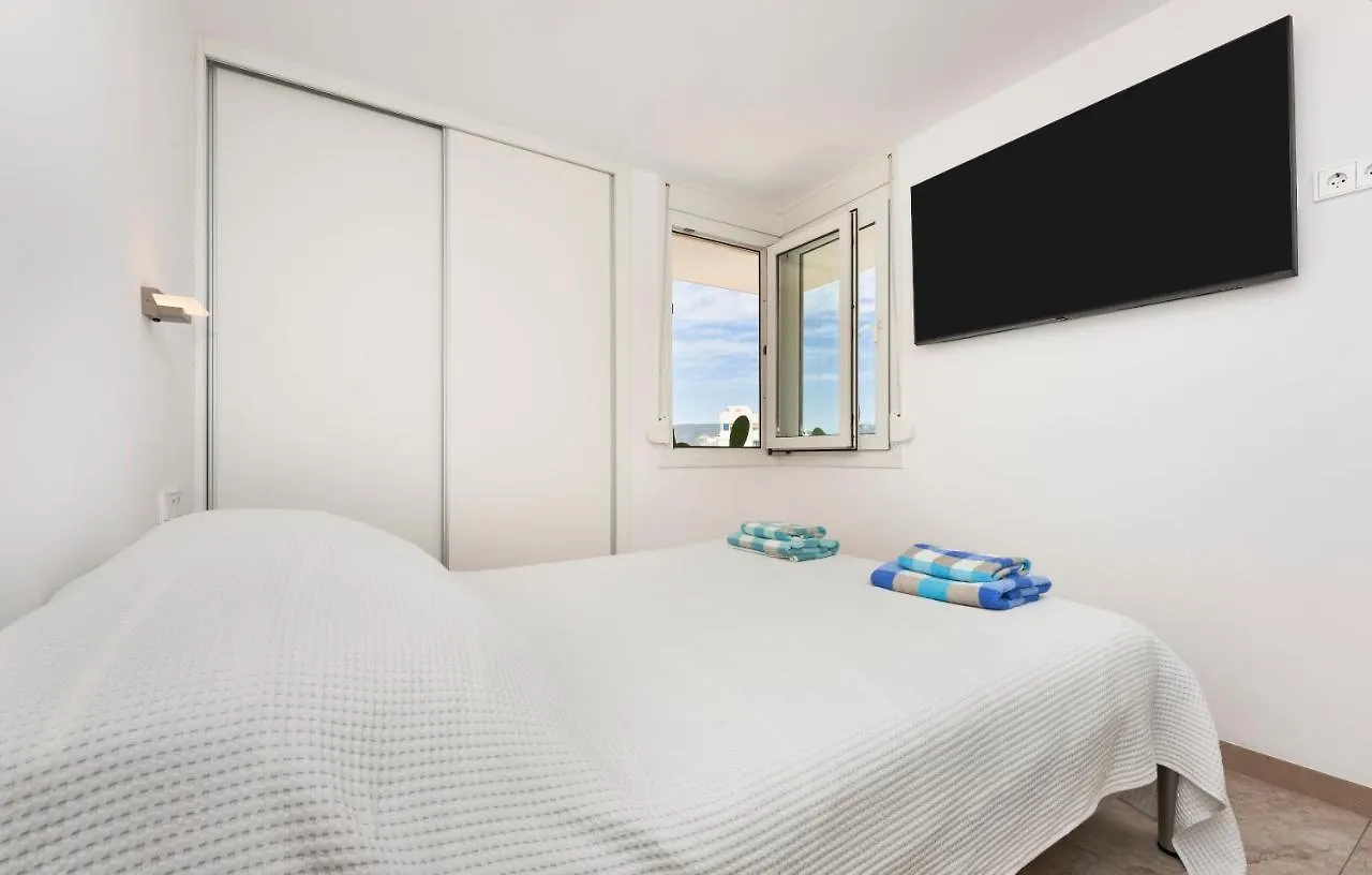 Apartamento Torre Bona - Seafront, 10 Meters From The Beach! Son Servera   Son Servera (Mallorca)
